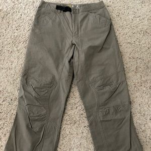 Mountain Hardwear men’s Utility Pants
